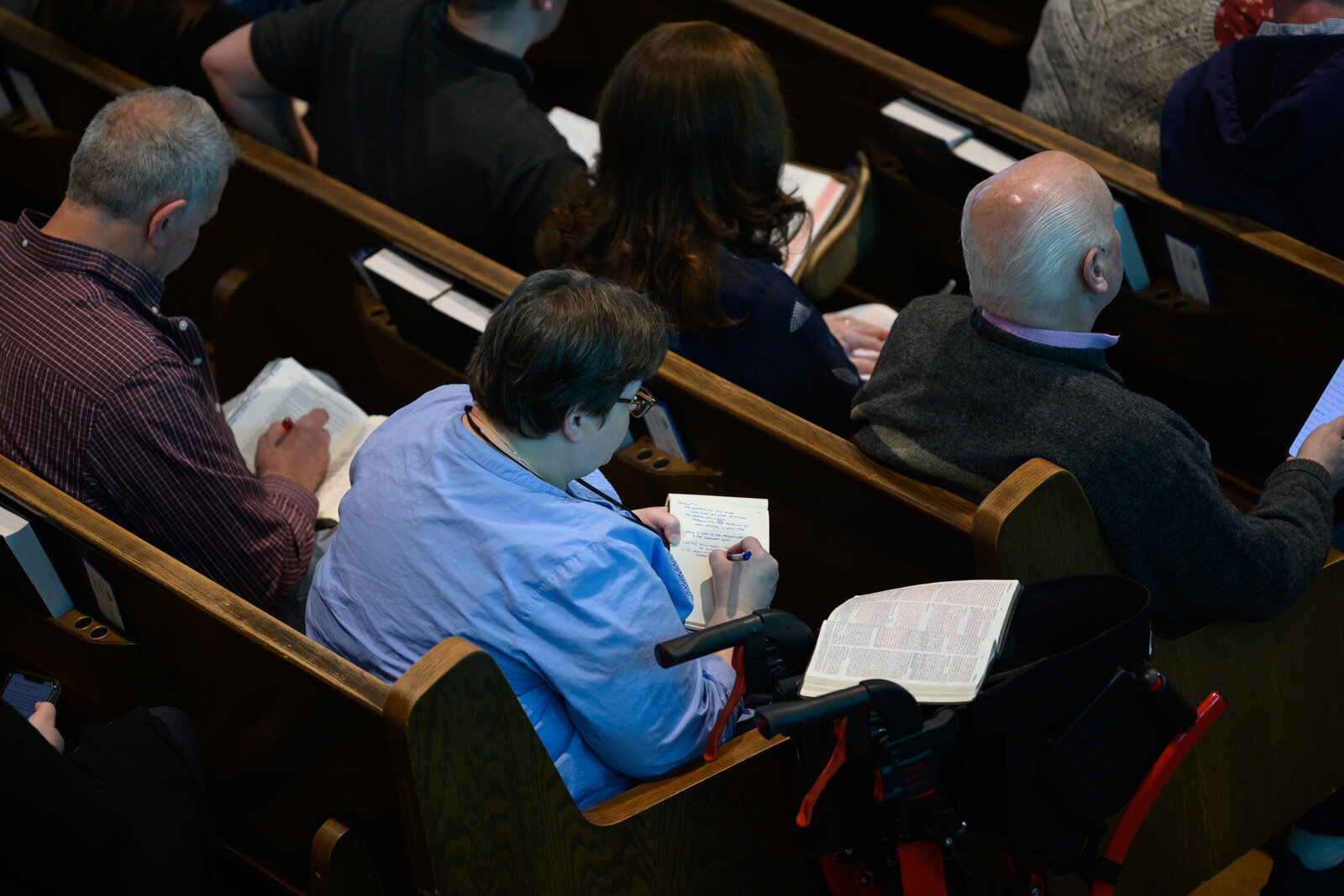 Members in their pews during the Lord's Day service at Pray's Mill